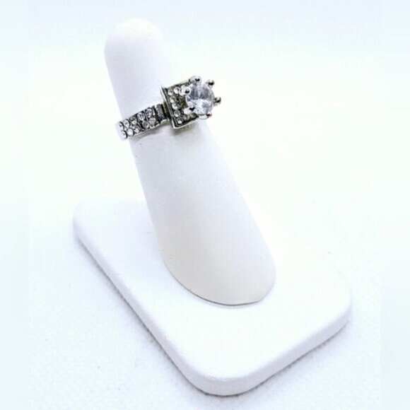 Eiffel Tower 4 Claw Zirconia Silver Tone Anniversary/ Engagement Ring - Picture 4 of 10